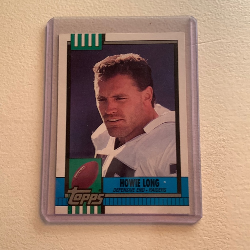 Howie Long 1990 Topps Base Card #284
